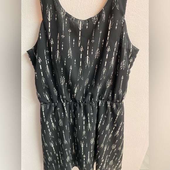 H&M dress, size 8 - Picture 2 of 4